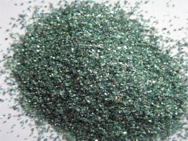 Carburo di silicio verde F054 (0,355-0,3 mm)